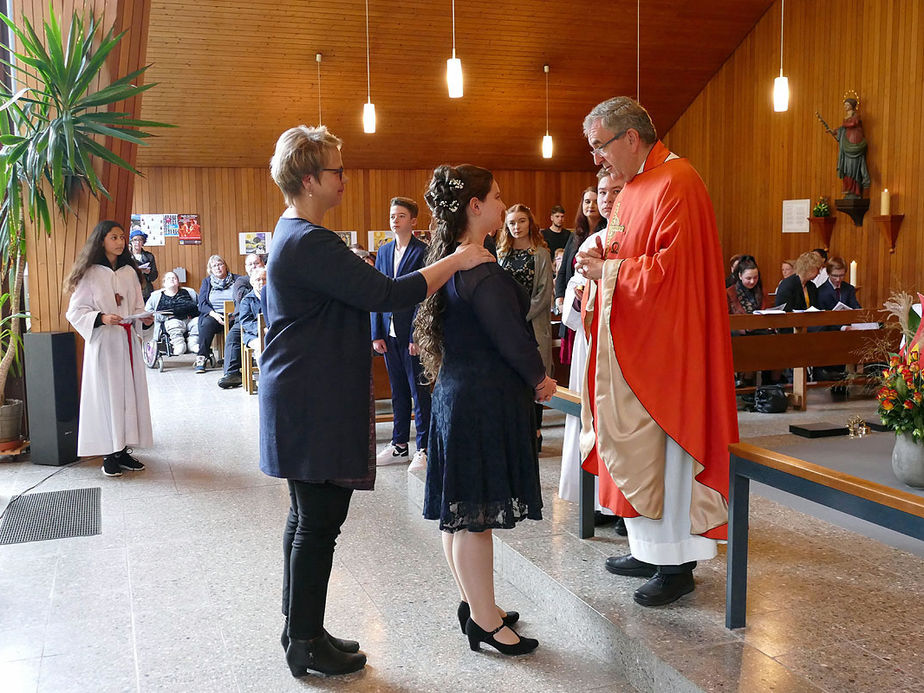 Firmung 2019 in Naumburg (Foto: Karl-Franz Thiede)